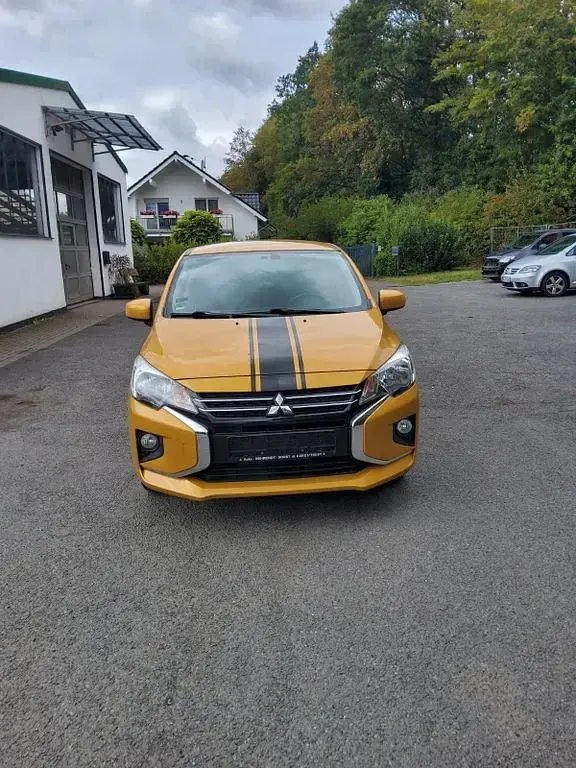 Gebraucht Mitsubishi Space Star Select+ 71 PS (52 kW) 2023 Gelb Kleinwagen