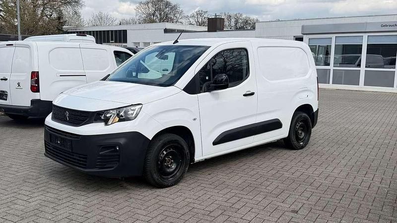 Gebraucht Peugeot Partner Premium 102 PS (75 kW) 2020 Weiß Van / Kleinbus
