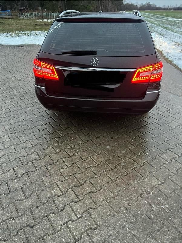 Gebraucht Mercedes E220 170 PS (125 kW) 2010 Braun Kombi