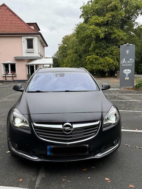 Silber Gebraucht 2016 Opel Insignia OPC Kombi | 10.200 € (Etwas zu teuer) - Bild 1/4