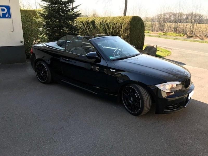Gebraucht BMW 135 Cabriolet Advantage 306 PS (225 kW) 2010 Schwarz Cabrio