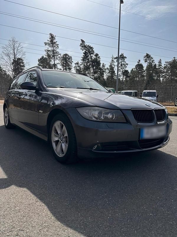 Gebraucht BMW 320 163 PS (119 kW) 2006 Grau Kombi