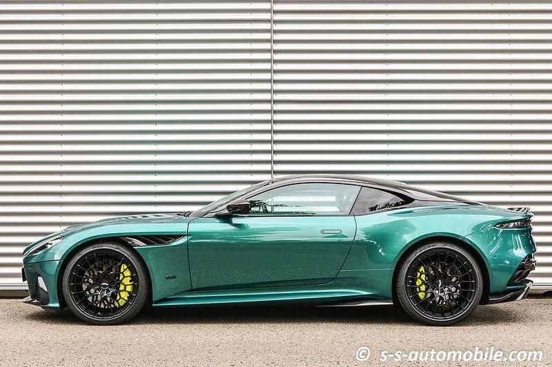 Gebraucht Aston Martin DBS 770 PS (566 kW) 2024 Aston martin racing green Coupé