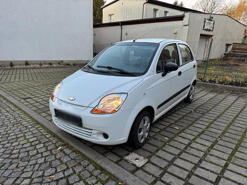 Gebraucht Chevrolet Matiz 60 PS (44 kW) 2009 Weiß Kleinwagen