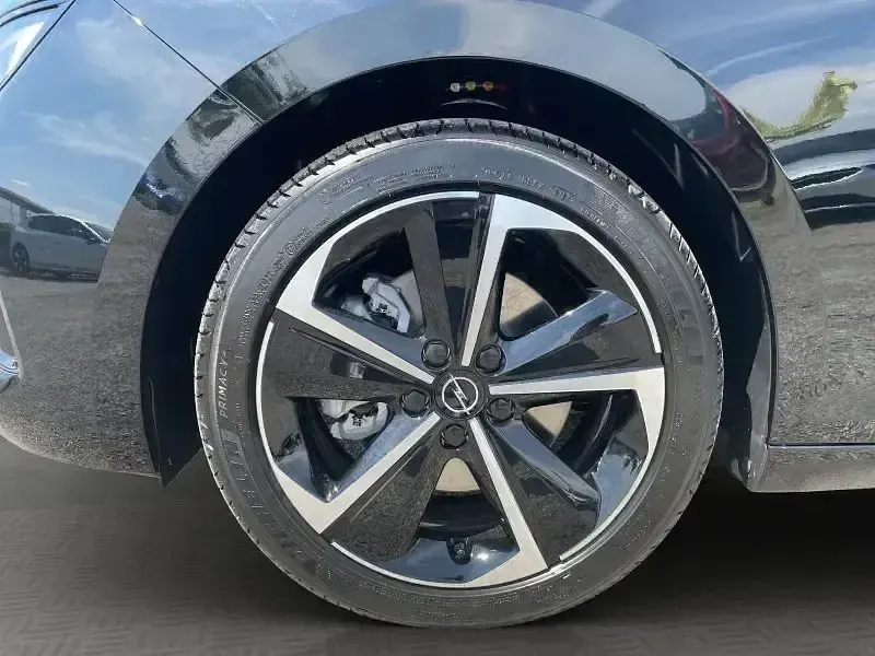 Gebraucht Opel Astra 145 PS (106 kW) 2024 Karbon schwarz Limousine