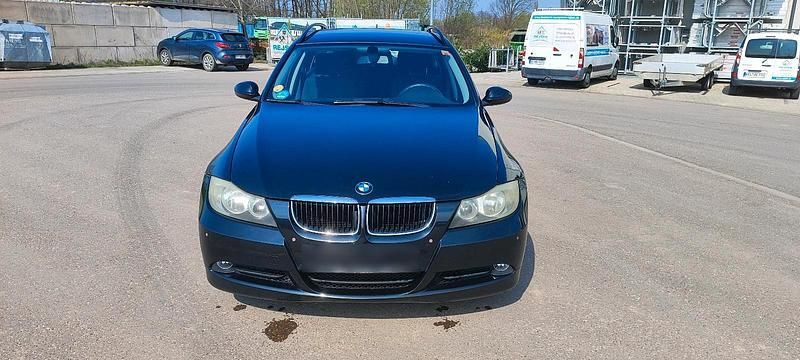 Gebraucht BMW 318 122 PS (89 kW) 2007 Schwarz Kombi