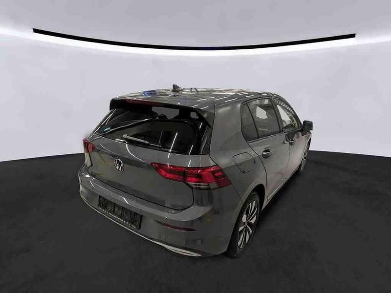 Gebraucht VW Golf VIII Move 110 PS (80 kW) 2024 Grau Limousine