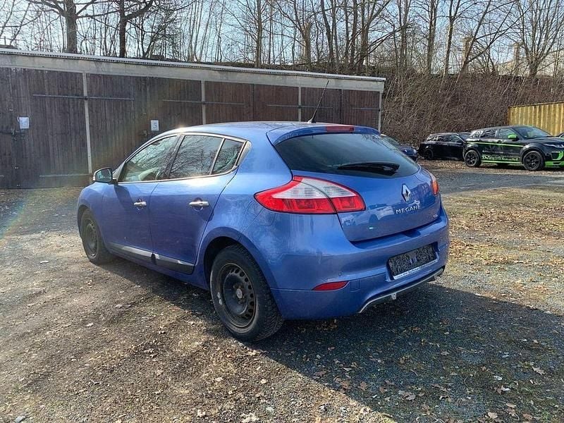 Gebraucht Renault Mégane Dynamique 131 PS (96 kW) 2012 Blau Limousine