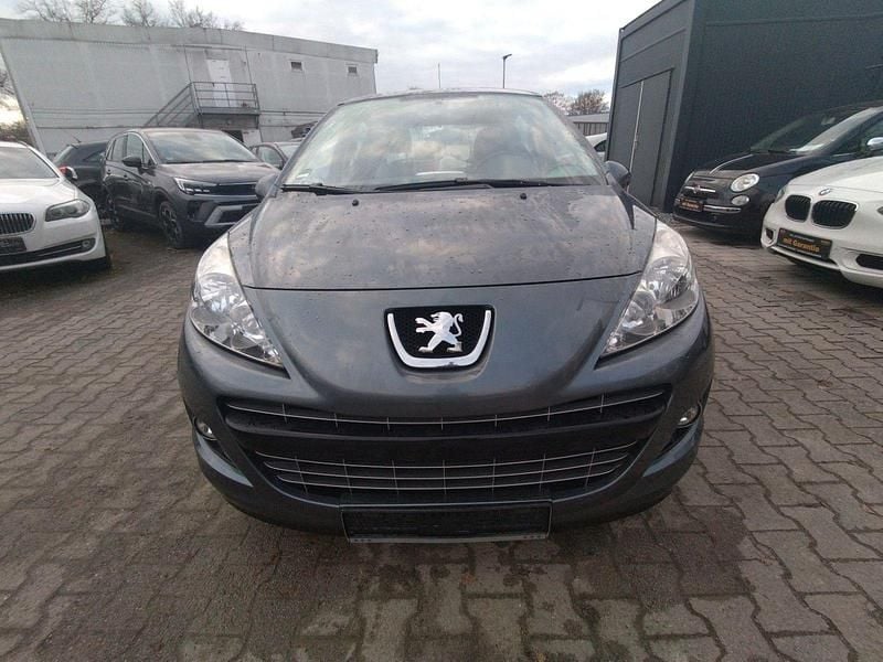 Gebraucht Peugeot 207 Tendance 95 PS (69 kW) 2011 Grau Limousine
