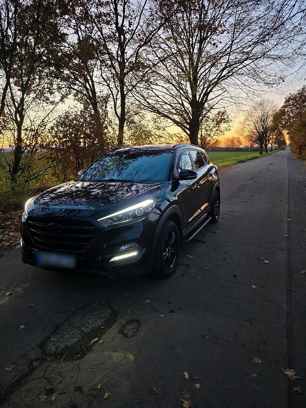 Gebraucht Hyundai Tucson 115 PS (84 kW) 2015 Schwarz SUV