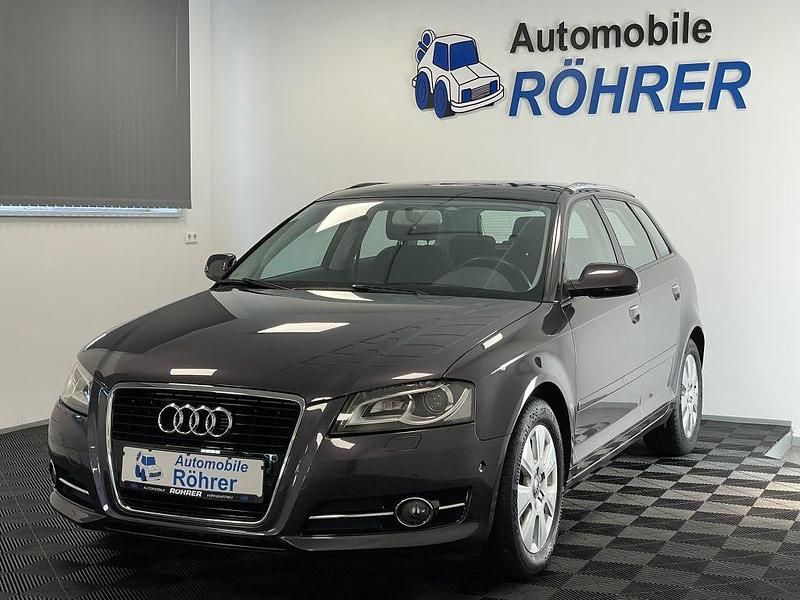 Grau amethystgrau metallic (metallic) Gebraucht 2011 Audi A3 Sportback Attraction Limousine | 10.500 € (Fairer Preis) - Bild 1/4