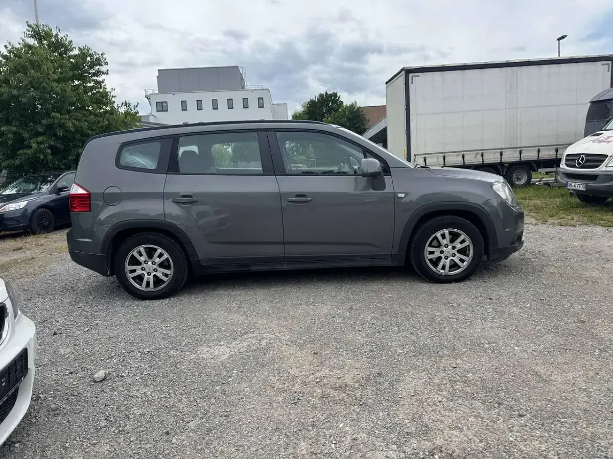 Gebraucht Chevrolet Orlando LT 163 PS (119 kW) 2012 Pewter grey met(g) Van / Kleinbus