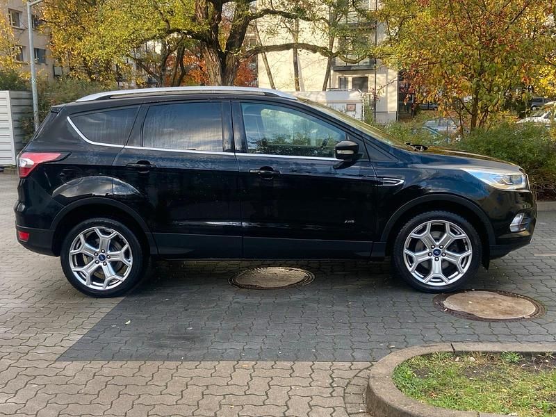 Gebraucht Ford Kuga Ambiente 180 PS (132 kW) 2018 Andere farben SUV