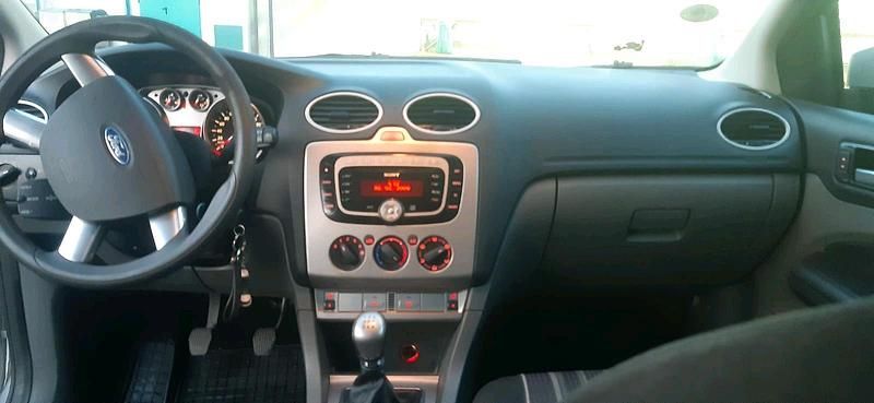 Gebraucht Ford Focus 116 PS (85 kW) 2009 Silber Kombi