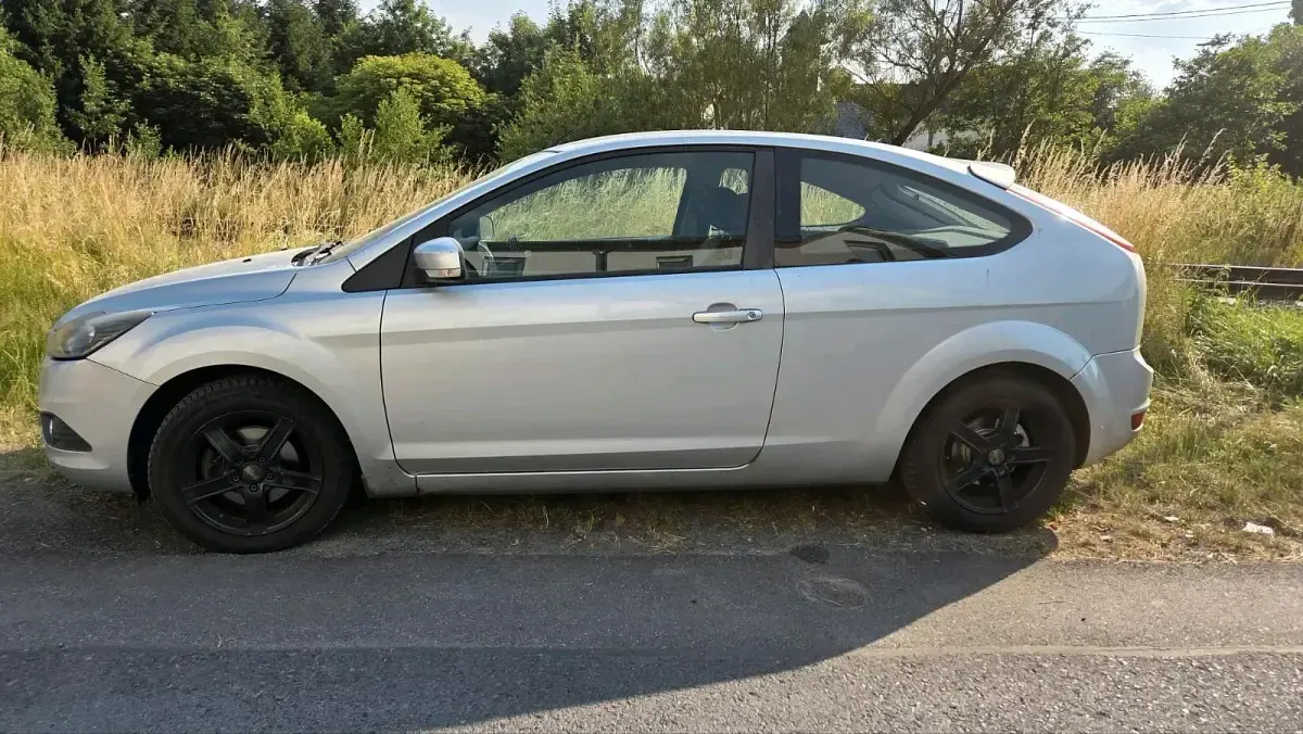 Gebraucht Ford Focus 2009 Silber Limousine