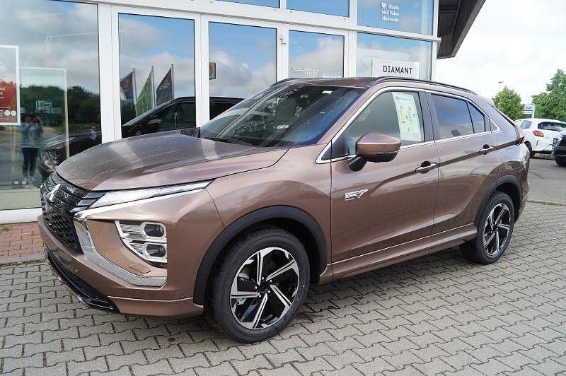 Gebraucht Mitsubishi Eclipse Cross Select 188 PS (138 kW) 2024 Braun SUV