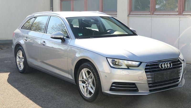 Gebraucht Audi A4 Sport 150 PS (110 kW) 2018 Silber Kombi