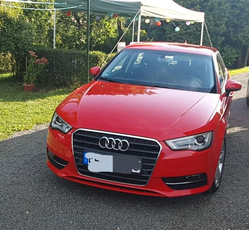 Gebraucht Audi A3 Ambition 110 PS (80 kW) 2016 Rot Limousine