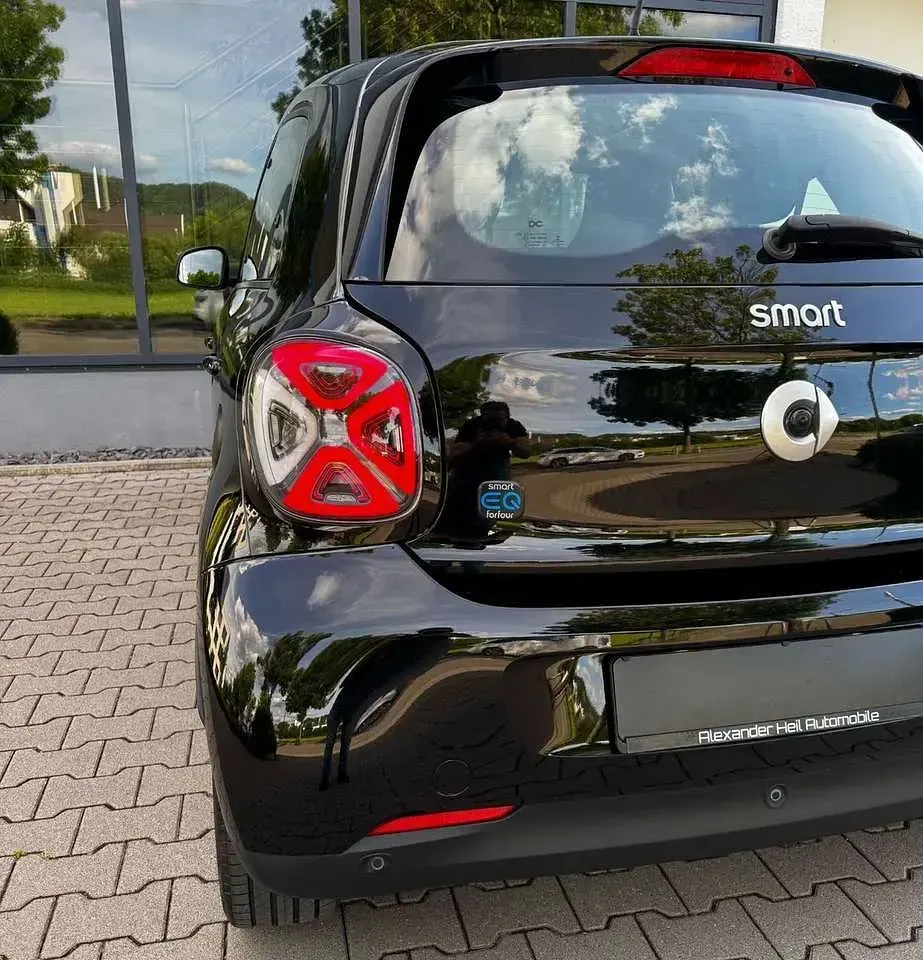 Gebraucht Smart ForFour Prime 82 PS (60 kW) 2022 Black perleffektmetallic Kleinwagen