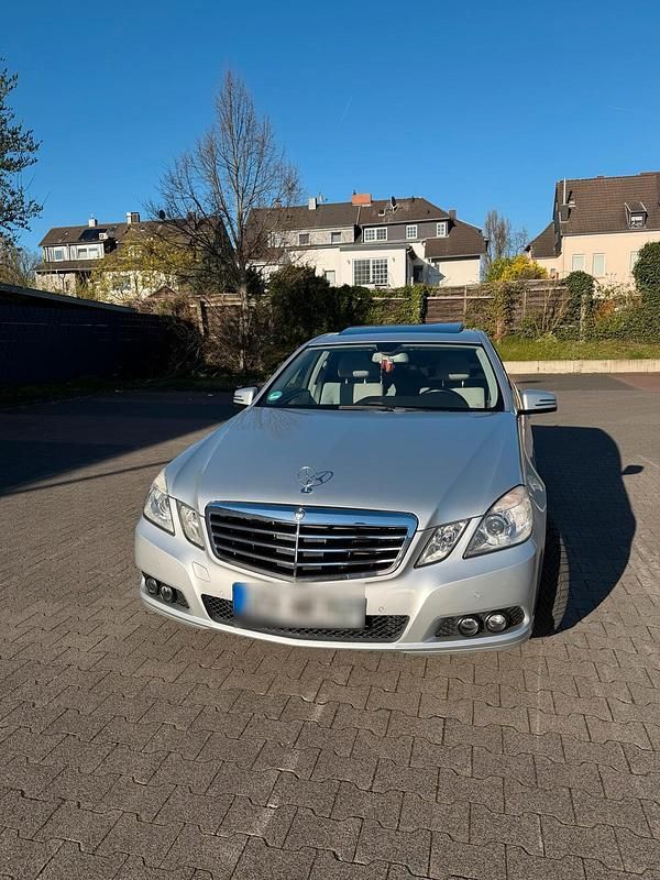 Gebraucht Mercedes E350 292 PS (214 kW) 2009 Silber Limousine