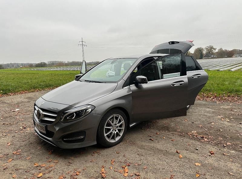 Gebraucht Mercedes B220 AMG line 177 PS (130 kW) 2015 Grau Van / Kleinbus