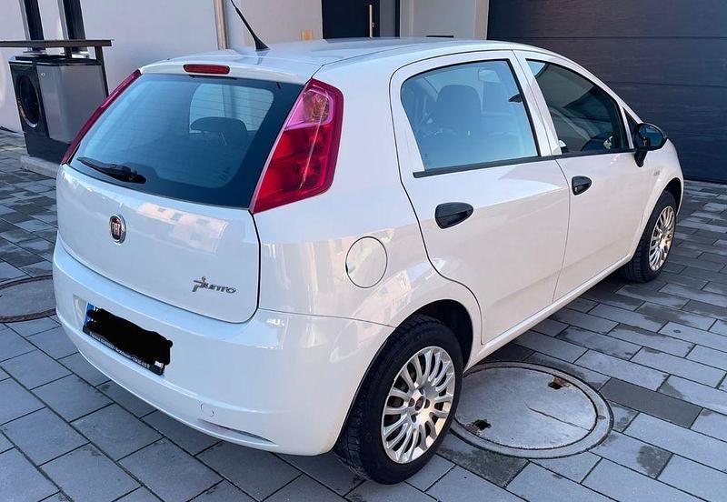 Gebraucht Fiat Punto 69 PS (50 kW) 2013 Weiß Kleinwagen