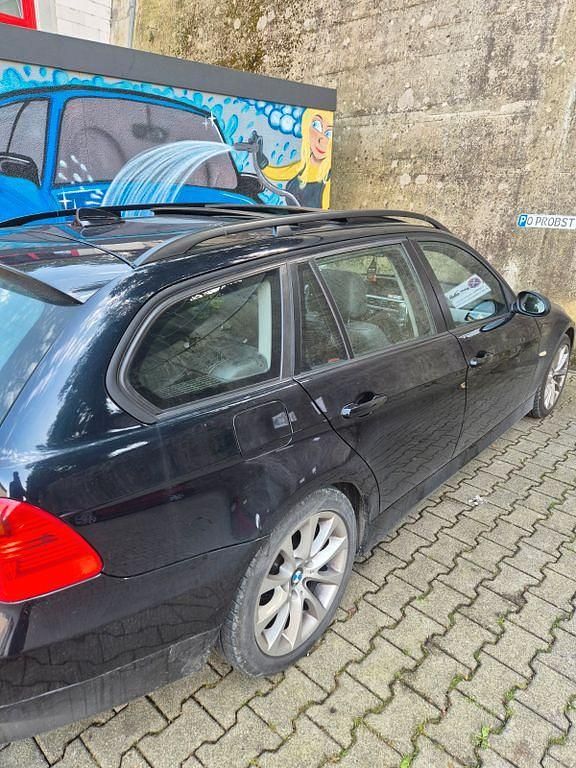 Schwarz Gebraucht 2008 BMW 320 Sport Line Kombi | 3.000 € (Superpreis) - Bild 1/4