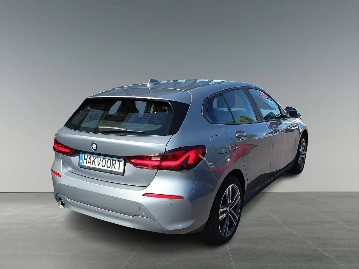 Gebraucht BMW 118 Advantage 136 PS (100 kW) 2024 Grau Limousine