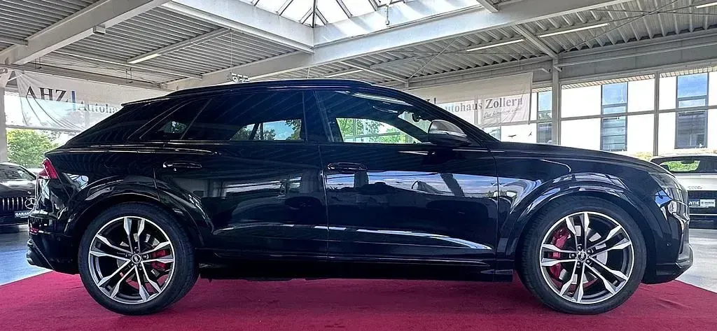 Gebraucht Audi SQ8 Sport 435 PS (319 kW) 2021 Orcaschwarz metallic SUV