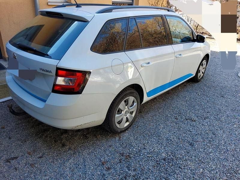 Gebraucht Skoda Fabia Ambition 90 PS (66 kW) 2015 Weiß Limousine