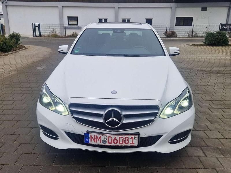 Gebraucht Mercedes E350 258 PS (189 kW) 2015 Polarweiss  unilack Limousine