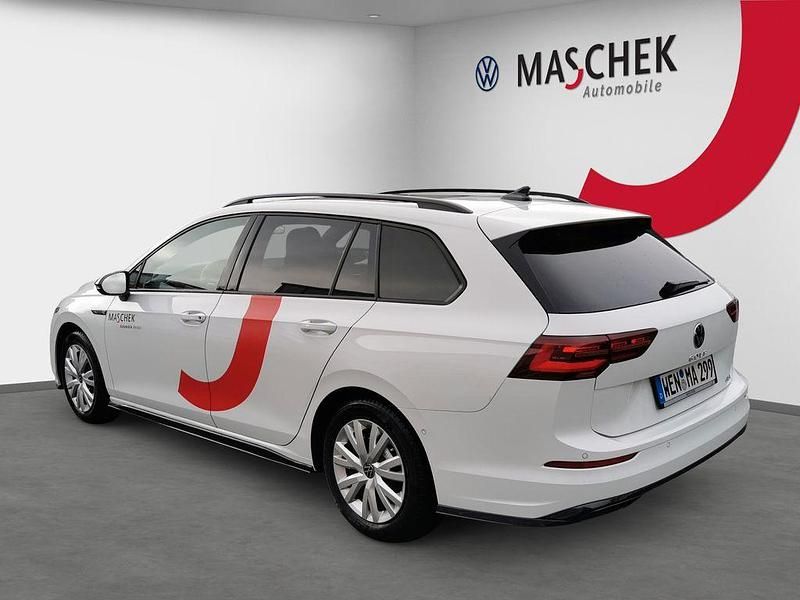 Gebraucht VW Golf VIII R-line 150 PS (110 kW) 2023 Pure white Kombi