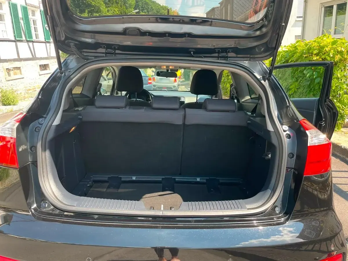 Gebraucht Kia Rio Edition 7 84 PS (61 kW) 2016 Schwarz Kleinwagen
