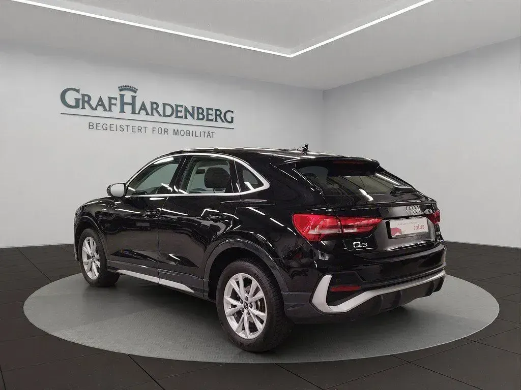 Gebraucht Audi Q3 Sportback S-Line 150 PS (110 kW) 2022 Mythosschwarz metallic SUV