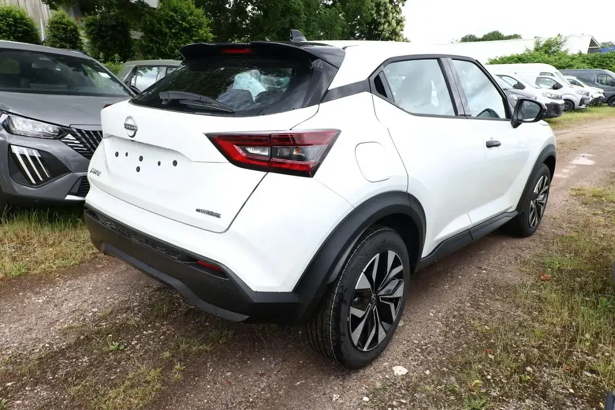 Neu Nissan Juke Acenta 143 PS (105 kW) 2025 Pearl white metallic SUV