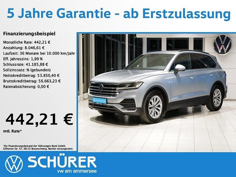 Oyster silver metallic Gebraucht 2024 VW Touareg Basis SUV | 61.897 € (Teuer) - Bild 1/4