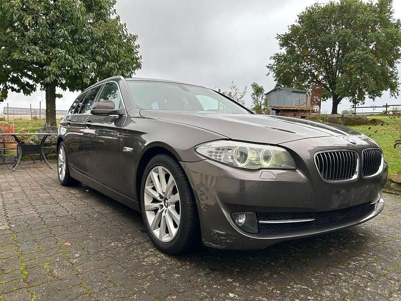 Braun Gebraucht 2010 BMW 520 Sport Line Kombi | 5.800 € (Guter Preis) - Bild 1/4