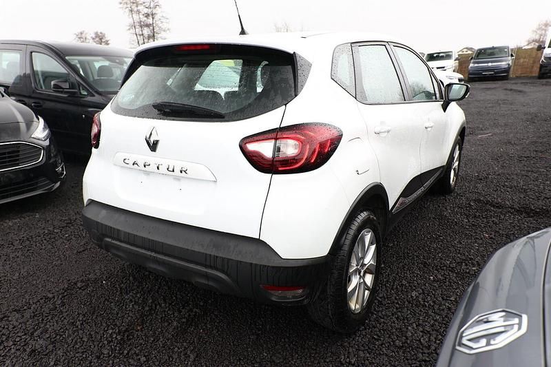 Gebraucht Renault Captur LIMITED 131 PS (96 kW) 2019 Metallic SUV
