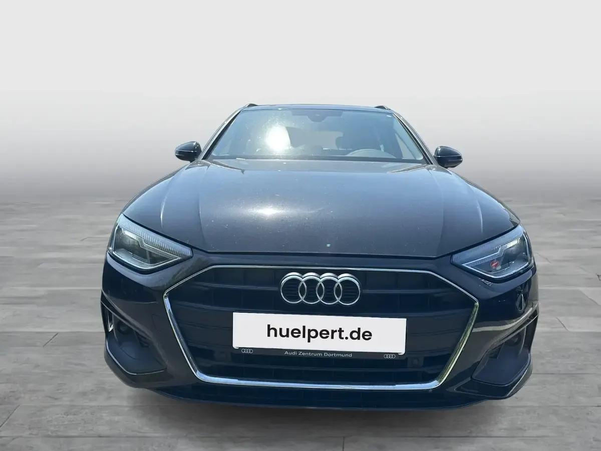 Gebraucht Audi A4 Business 163 PS (119 kW) 2023 Brillantschwarz Kombi