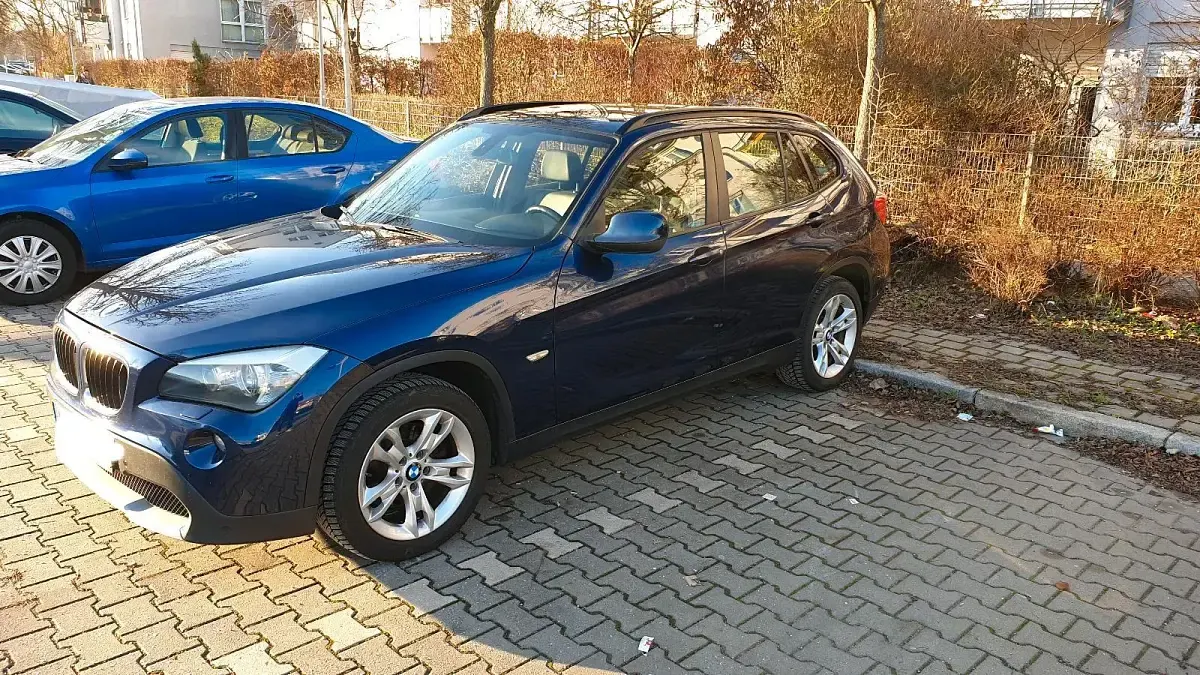 Second-hand BMW X1 143 CP (105 kW) 2011 Albastru SUV