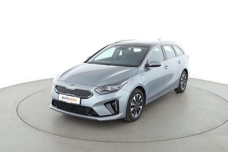 Grau Gebraucht 2021 Kia Ceed Spirit Kombi | 18.350 € (Guter Preis) - Bild 1/3