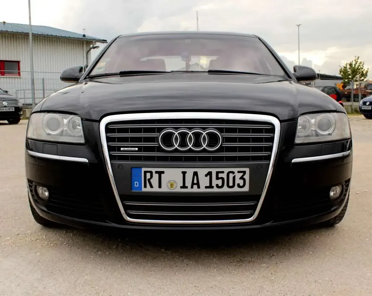 Gebraucht Audi A8 334 PS (245 kW) 2003 Ebonyschwarz perleffekt Limousine