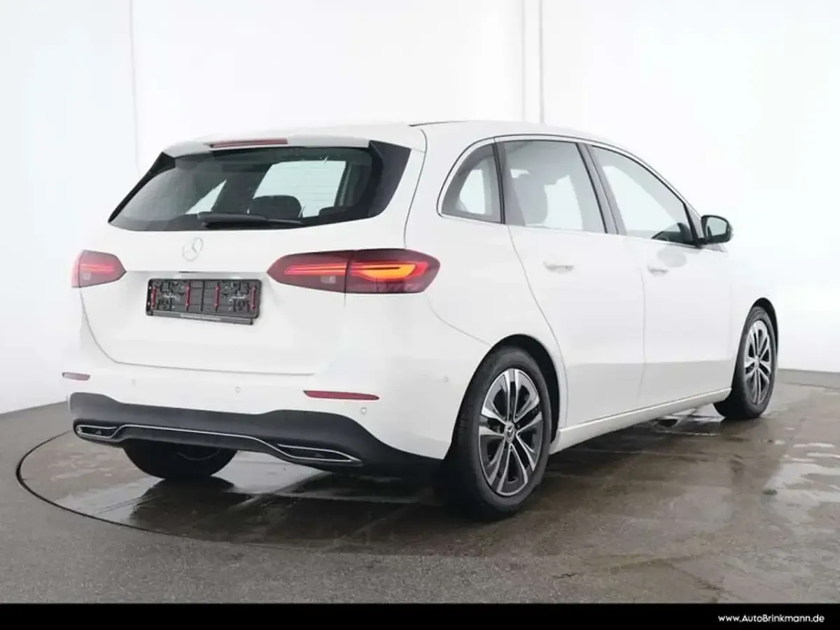 Gebraucht Mercedes B200 Advanced 163 PS (119 kW) 2025 Unilack polarweiß Kleinwagen