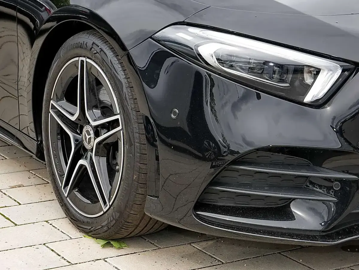 Gebraucht Mercedes A220 AMG 190 PS (139 kW) 2022 Metalliclack kosmosschwarz Limousine