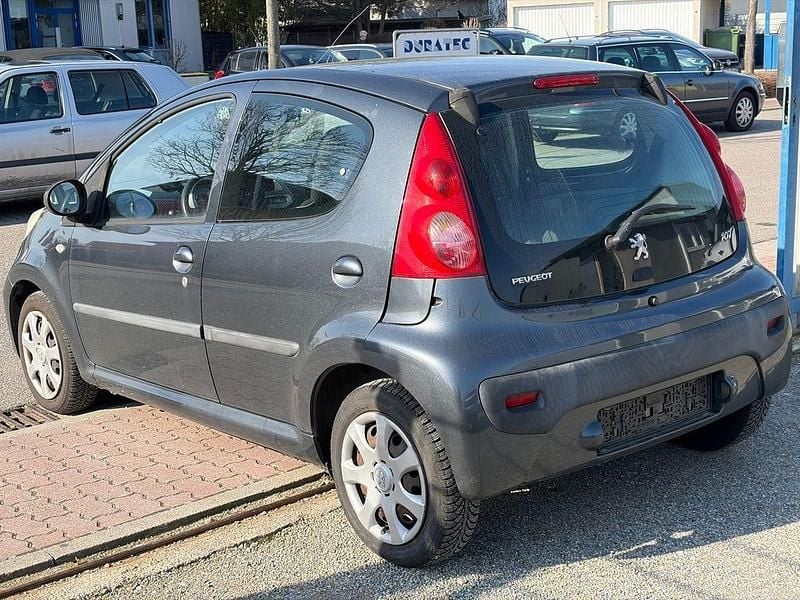 Gebraucht Peugeot 107 Filou 68 PS (50 kW) 2011 Grau Kleinwagen