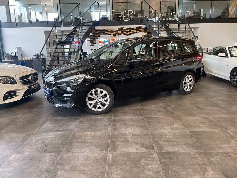 Schwarz Gebraucht 2018 BMW 216 Gran Tourer Sport Line Van / Kleinbus | 9.899 € (Superpreis) - Bild 1/4