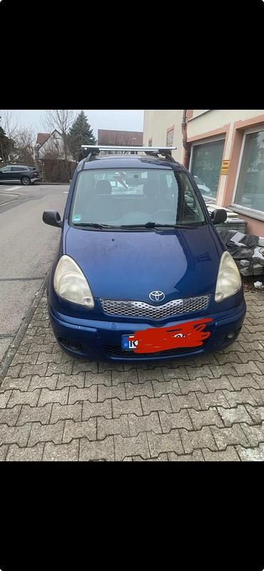 Blau Gebraucht 2003 Toyota Yaris Kombi | 850 € - Bild 1/4
