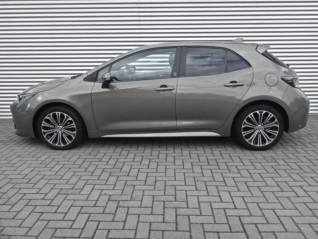 Gebraucht Toyota Corolla Team 116 PS (85 kW) 2021 Beige (metallic) Limousine