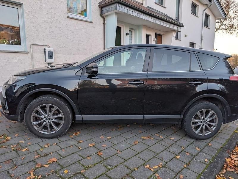 Schwarz Gebraucht 2017 Toyota RAV4 Edition-S SUV | 15.150 € (Guter Preis) - Bild 1/4