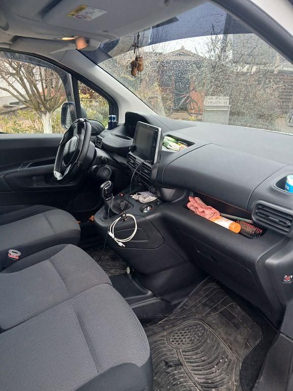 Gebraucht Peugeot Partner 159 PS (116 kW) 2020 Weiß Van / Kleinbus